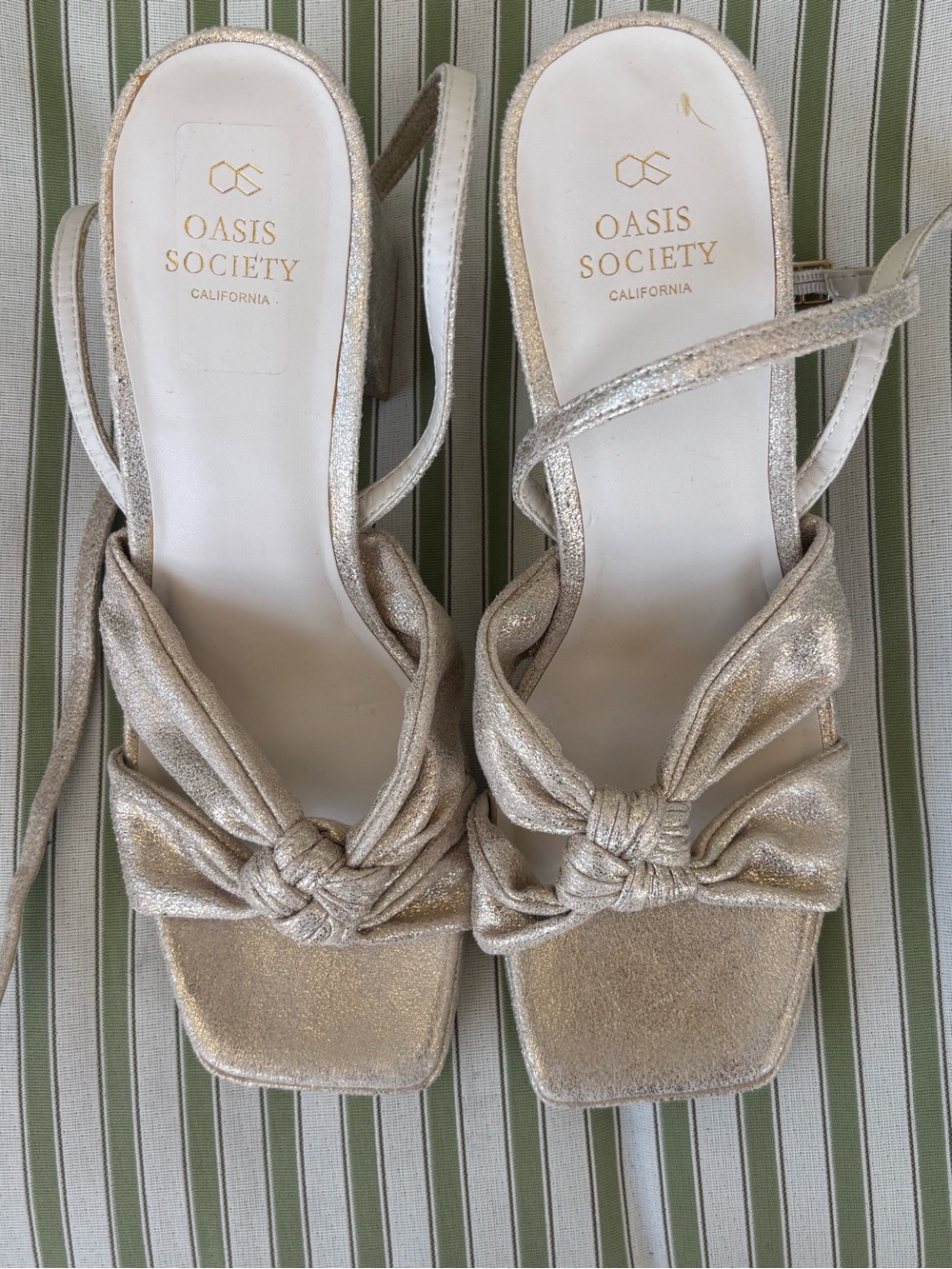 OASIS Society Metallic Gold Knot Front Platform Heel
